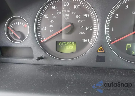 2005 Volvo V70 2.4 from USA, damaged, VIN YV1SW640952488553